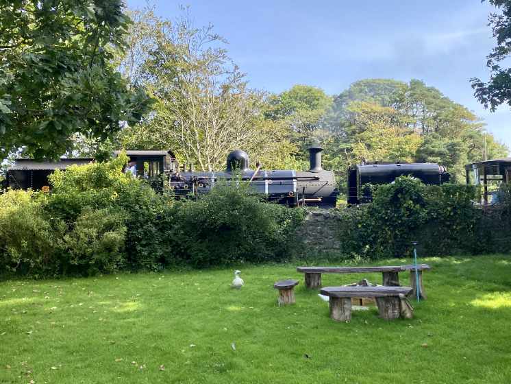 Garden Flat with views of steam trains — photo 2